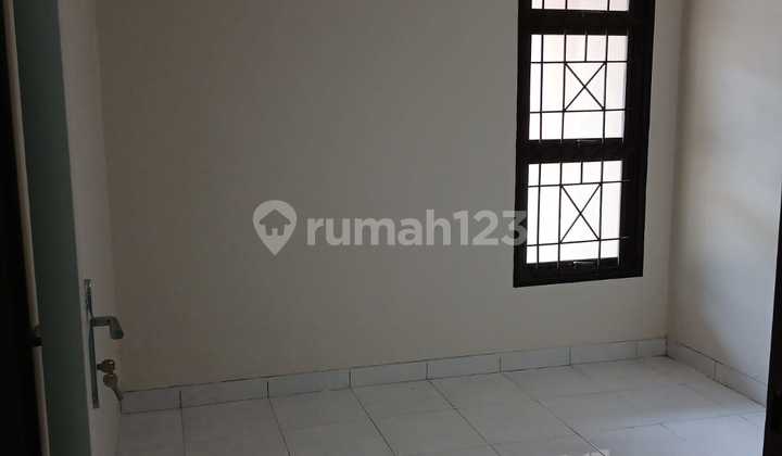 Rumah rapih siap huni di metland bekasi 2