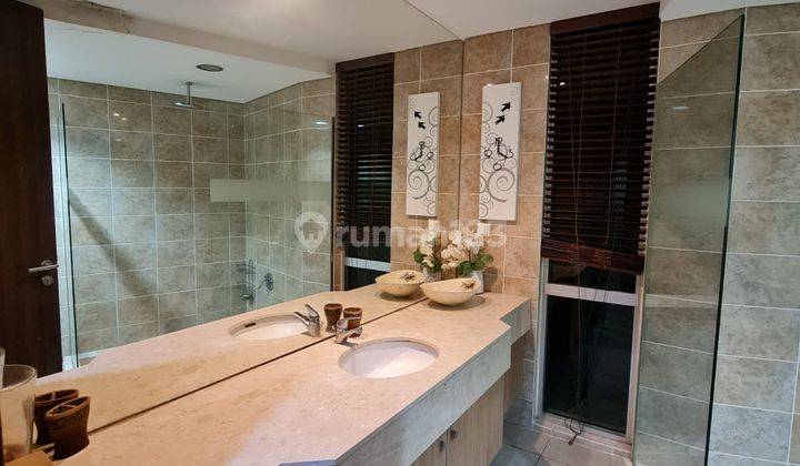 3 BR Cosmo Kemang Village Low Floor City View  8