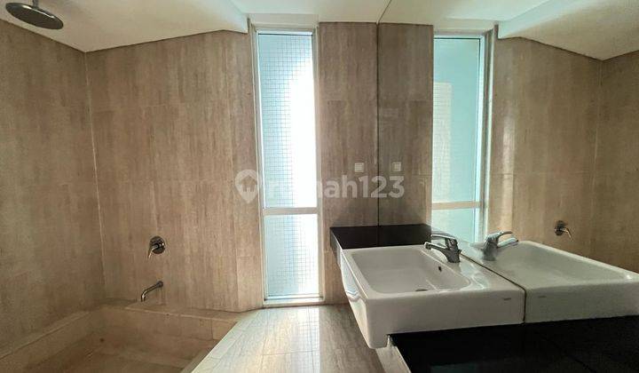 Sewa Murah 3 BR Semi Furnished Cosmo Kemang Village 7