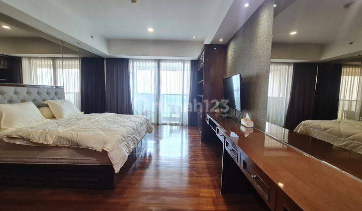 Studio + Balcony Kemang Village Tower Intercon 1