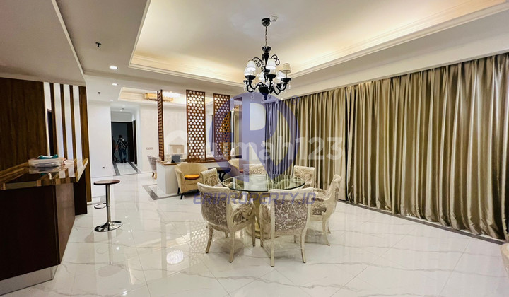 4 Br Penthouse 237 Sqm - Kemang Village Empire | $2,800