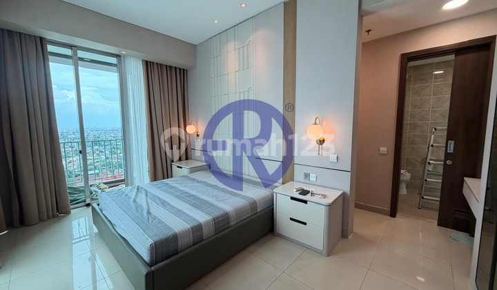 3 BR Empire Kemang Village - 132 Sqm Balcony 300 Million Per Year