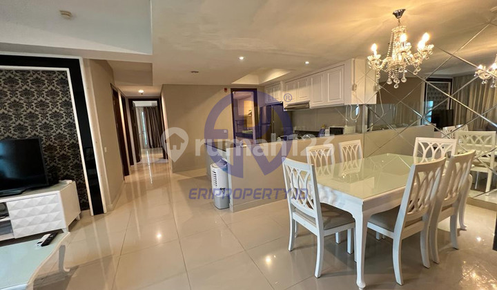 Infinity 3 Bedroom Private Elevator 130 Square Meters Pet Friendly Kemang Village