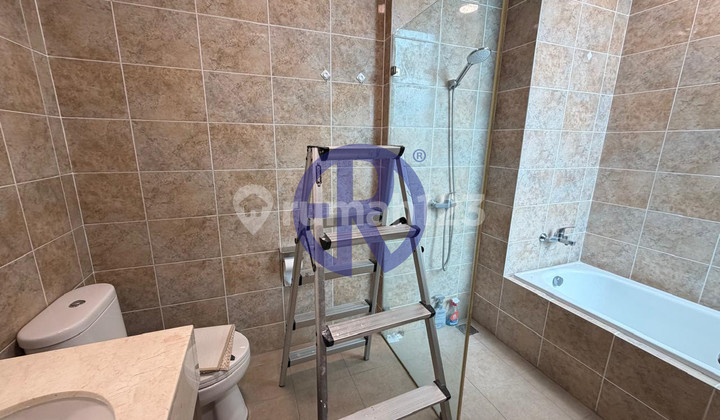 3 BR Empire Kemang Village - 132 Sqm Balcony 300 Million 2