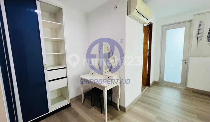 Pet Friendly 3 BR + Balcony Private Lift Infinity Kemang Village