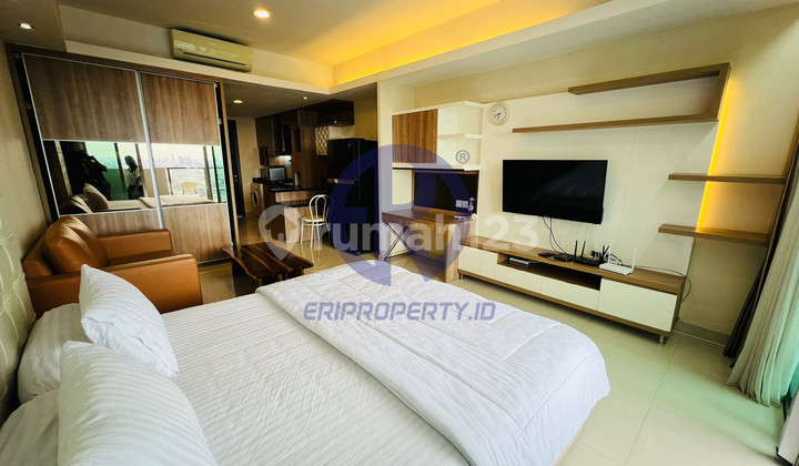Studio Apartment With Balcony At Kemang Village, Intercon Tower