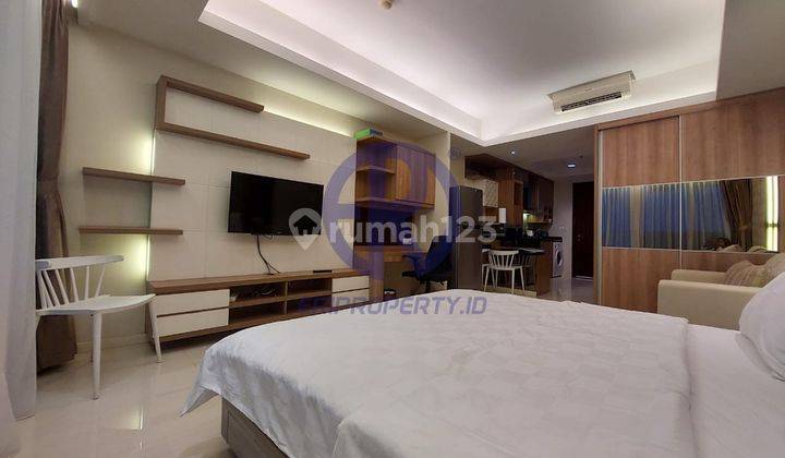 Studio 1 Bed + Balkon Apartemen Kemang Village Intercon 1