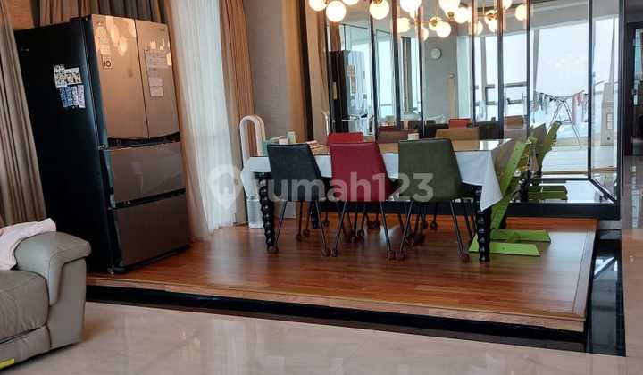 Infinity SHM 3 Bedrooms 181 Square Meters Private Elevator Pet Friendly Kemang Village 2