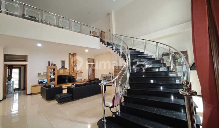 Mekarwangi - Singgasana Pradana Bandung Kota, Lux, Bisa Tinggal/Kantor