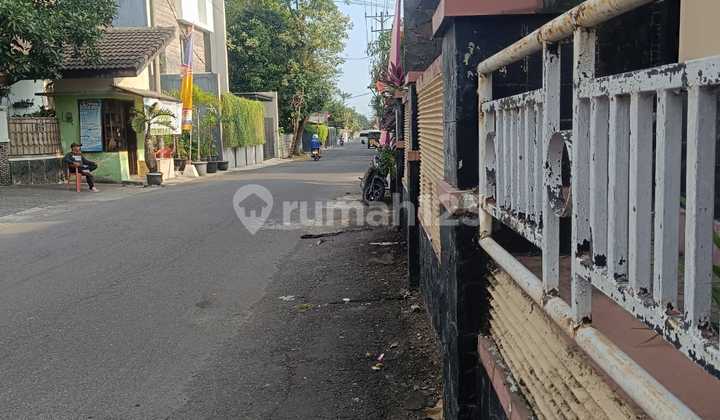 2 Km From UGM Boarding House 16 Rooms 2 Floors 450 Certificate Ready for AJB Location Jl Kalimantan 2