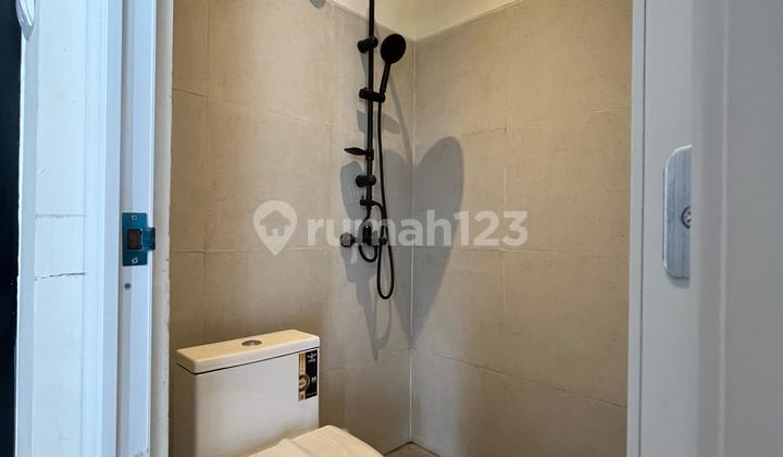 EXCLUSIVE BOARDING 3 MINUTES FROM UII6 Exclusive Rooms 1 VVIP Room 2