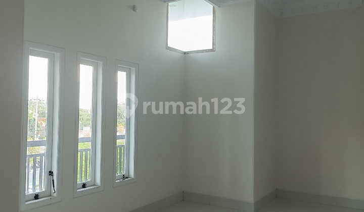 Best Offer in Maguwoharjo, Area 520 with 7 BR 7 Bath Only 7.5 Billion Best Offer in Maguwoharjo, Area 520 with 7 BR 7 Bath Only 7.5 Billion