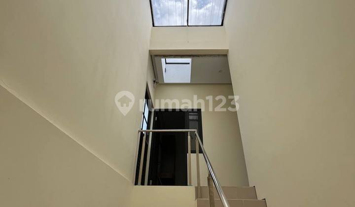 EXCLUSIVE 12 KT KOS only 2.9 M during Construction Process Premium Location 4 minutes from UGM area Around 4-Star Hotel 2