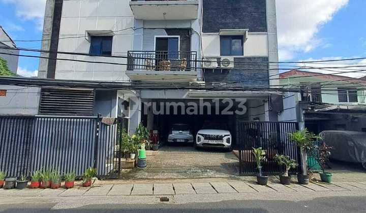 Dijual: Kos2an Hanya 100 Meter Dari RS Carolus di Salemba. Jarak Jalan Kaki Ke Halte Busway. Jarang Ada. Lokasi Strategis.