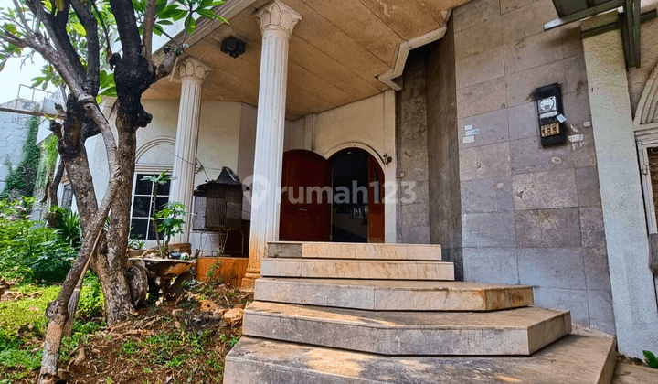 Rumah Tua Hitung Tanah di Permata Hijau. Bentuk Kotak. Daerah Tenang 1