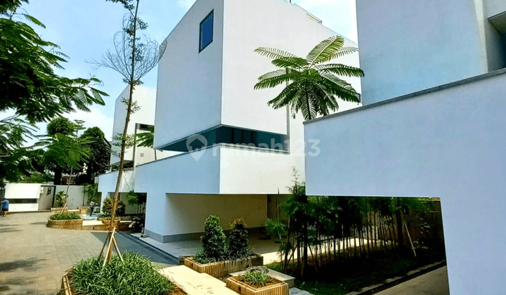 Brand new modern house in compound in a quiet street of Ampera. Must see  1