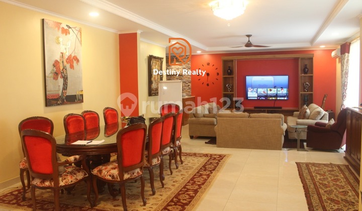 Dijual Segera. Rumah didaerah Abdul Madjid. Dekat Stasiun MRT