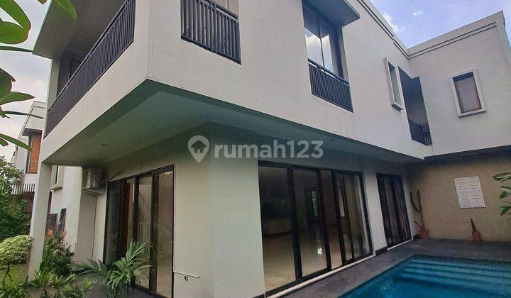 For Rent. A Modern House With Roof Top In Kemang. Must See  1