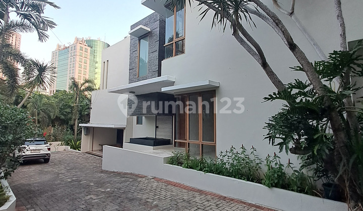 For Rent. House located in a quiet area of Kemang. 2