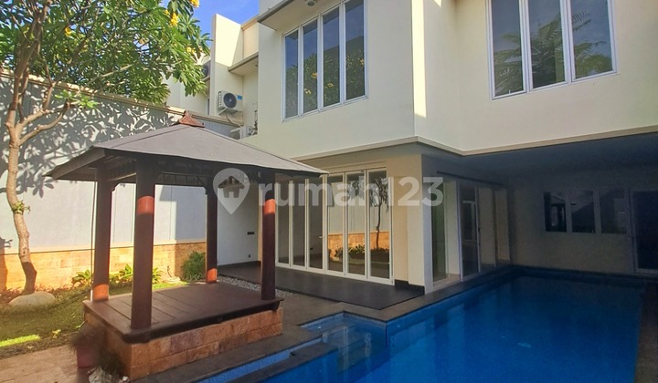 Dijual Rumah Mewah Townhouse di Pejaten Barat, Kemang. Siap Huni