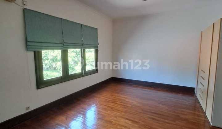 Dijual. Rumah Mewah 2 Lantai Lokasi Premium & Asri di Dharmawangsa Kebayoran Baru 2