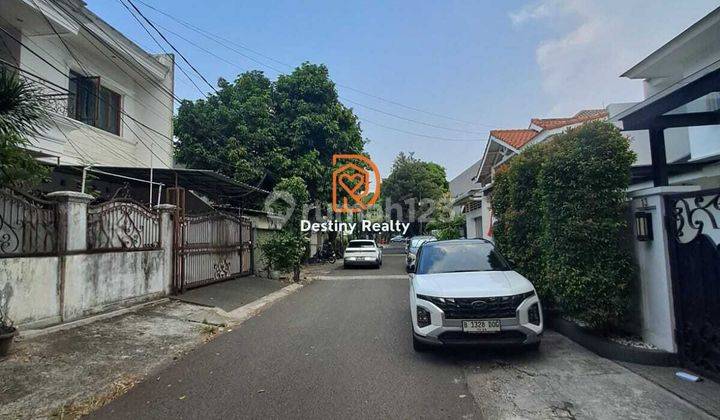 Rumah Dijual di Daerah Gandaria. Harga Nego. 1