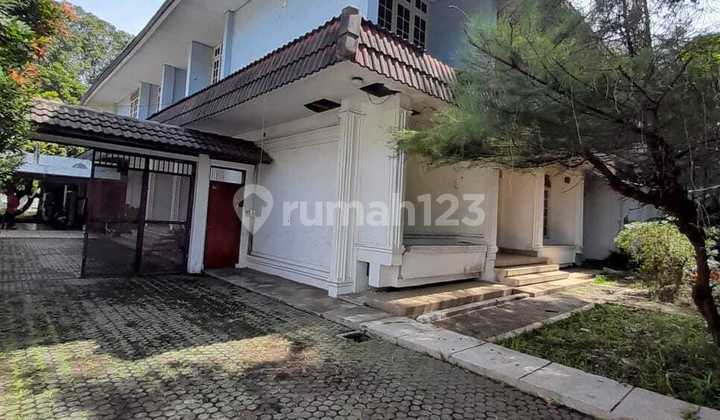 Quick Sale. Well-Maintained Old House in Kemang Area. Serious Offers Considered.