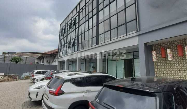 For Sale. New Shophouse in the Terogong Raya Area. Bustling and Accessible from Fatmawati to Pondok Indah. 2