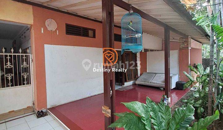 Rumah Dijual di Daerah Gandaria. Harga Nego. 2