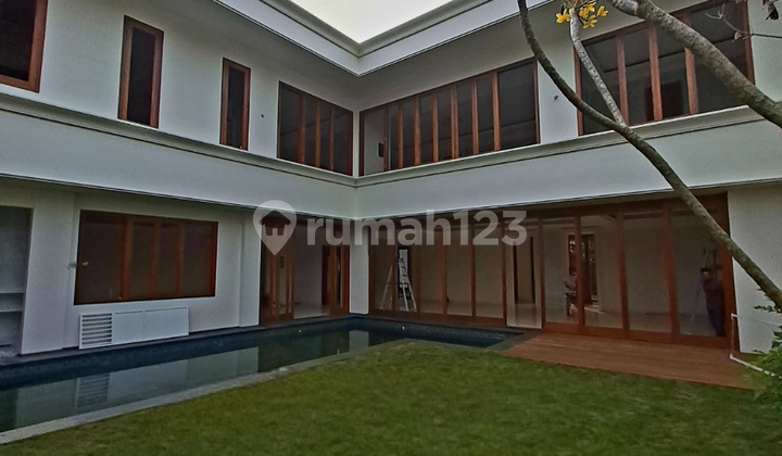 Dijual Rumah Bangunan Baru Modern Townhouse di Lokasi Strategis Kemang 2