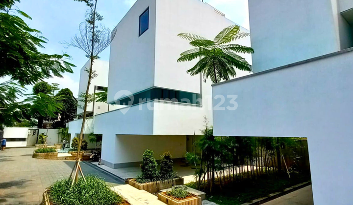 For Rent. Brand New Modern house compound on a quiet street in Ampera. Near Simatupang Toll Road.