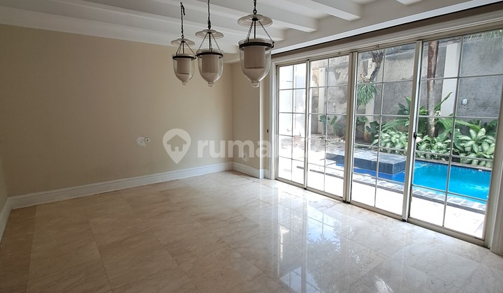 For Rent. American Design House With Large Garden in Strategic Area. 2