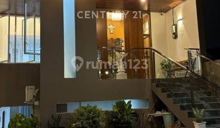 Luxurious Fully Furnished 4-Story House with Elevator in Gading Serpong 2