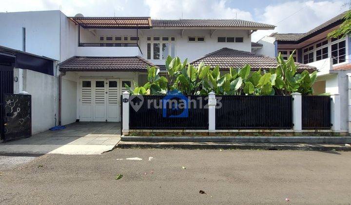 Rumah 2 Lantai Terawat Siap Huni Jalan Lebar Bebas Banjir Di Kemang 2