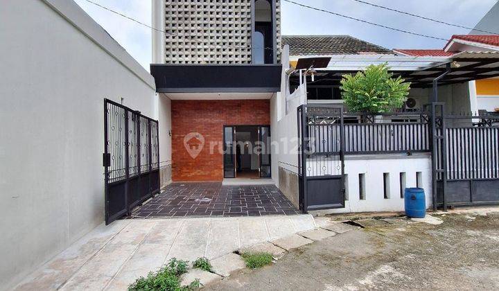 Rumah Baru 2 Lantai Dalam Perumahan Besar Dejat Stasiun Depok  1