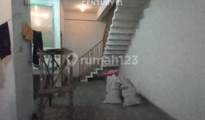 Two-Story Shop House on Jl Lemahwungkuk, Cirebon 2