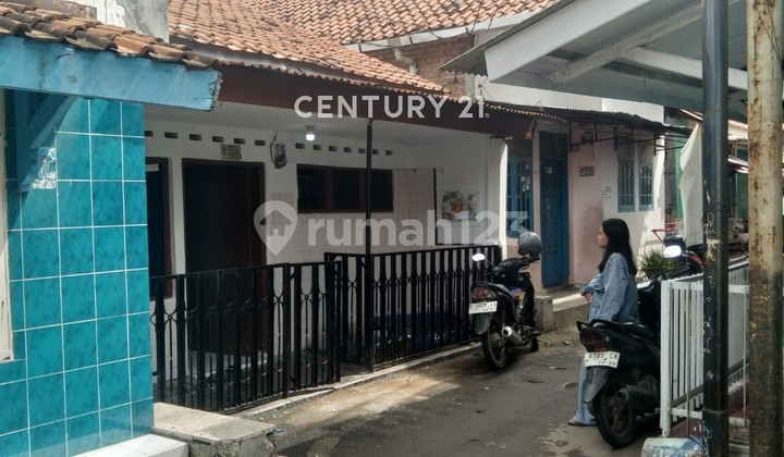 Residential House in Lemahwungkuk, Cirebon City