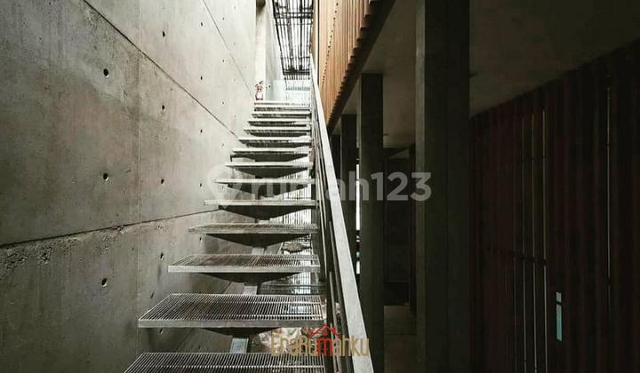 Rumah 2 Lantai Tropical Resort Modern di Jati Padang Jakarta  4