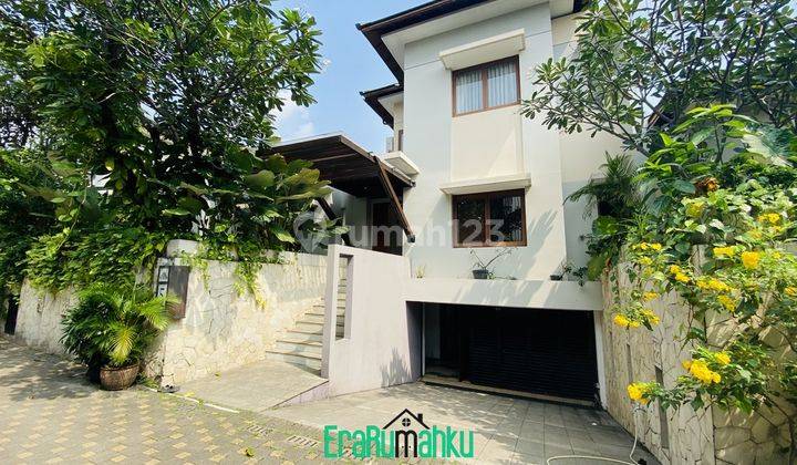 Rumah 2 Lantai 5 Kamar Dan Private Pool di Kemang Jakarta Selatan 2