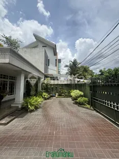 2-Storey House with 4 Bedrooms on Jl. Kesehatan, Petojo, Central Jakarta 2