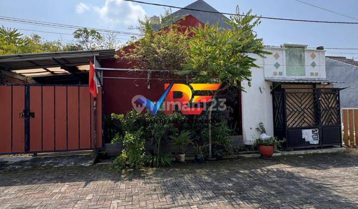 RUMAH POJOK LUAS DI JLN LETJEN SUTOYO JEMBER 2