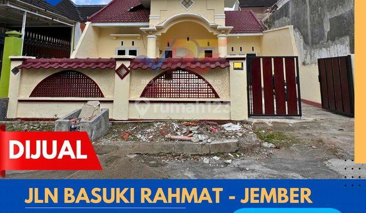 RUMAH DI BLOK DEPAN PERUM TAMAN GADING JEMBER  1