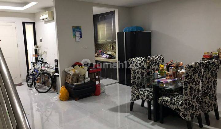  Dijual Rumah di Taman Surya 5, Siap Huni 1