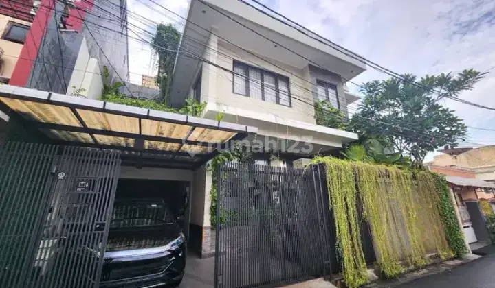 Rumah Bagus Asri Rooftop 3 Lantai Dekat Taman Anggrek Tol  1