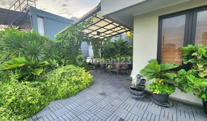 Rumah Bagus Asri Rooftop 3 Lantai Dekat Taman Anggrek Tol  2