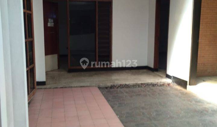 Sewa kontrak rumah besar 1 lantai di sayap Dago  5