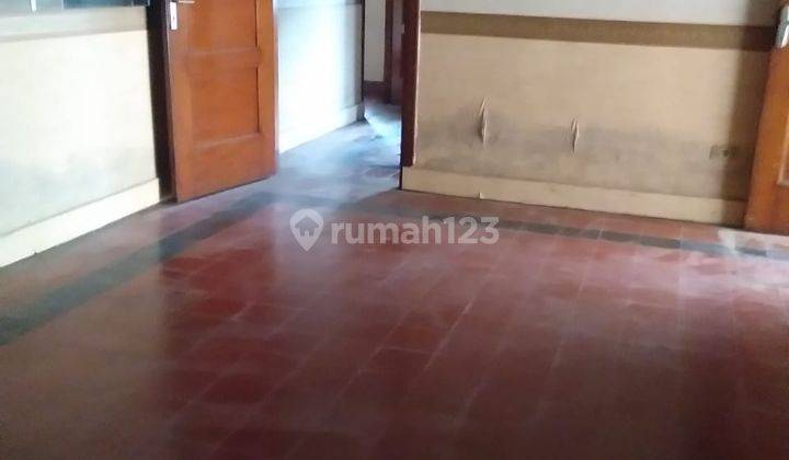 Sewa kontrak rumah besar 1 lantai di sayap Dago  7
