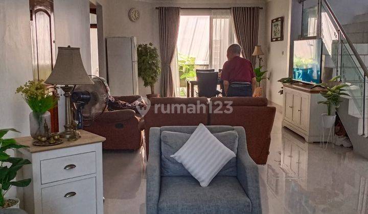 Rumah 2 lantai, siap huni di daerah Arcamanik 1