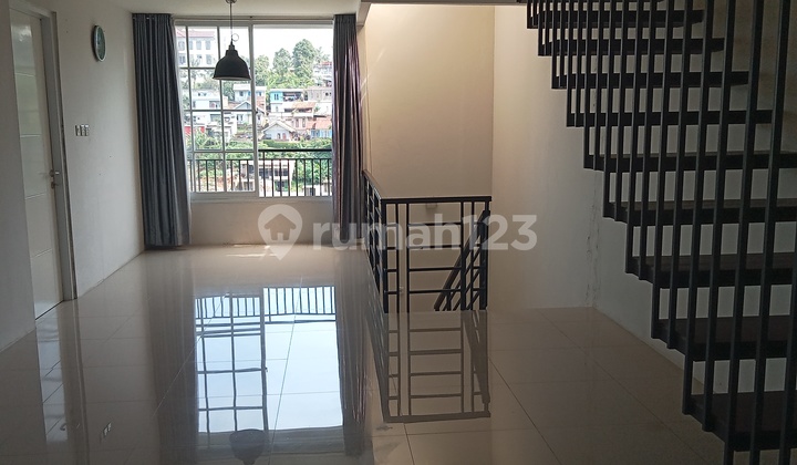 Rumah 3 Lantai + Mezanin Udara Sejuk di Awiligar 2