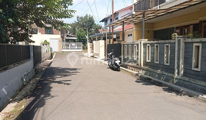 Rumah 1 Lantai Lingkungan Tenang di Komplek Holis 2